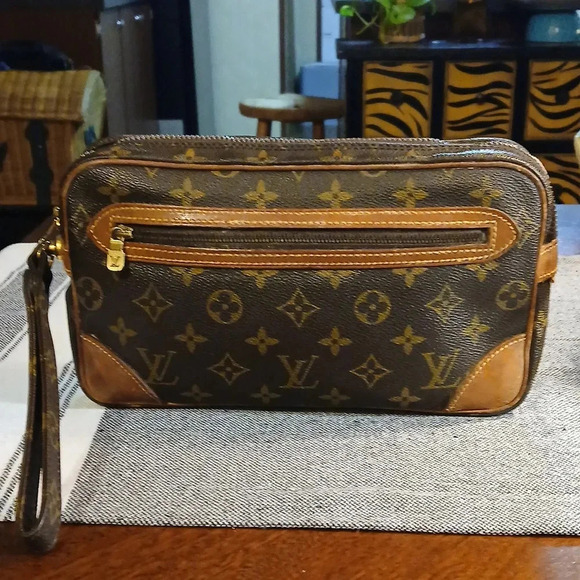Louis Vuitton Brown Monogram Clutch bag - Picture 1 of 16